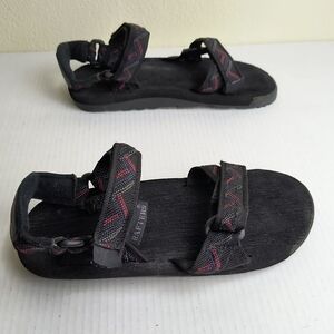 Black and Red Adventure Sandals with Textured Footbed Men's Size 10 Outdoor